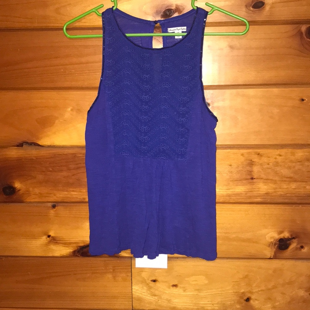 A CUTE AMERICAN EAGLE shirt size: small! LIKE NEW!